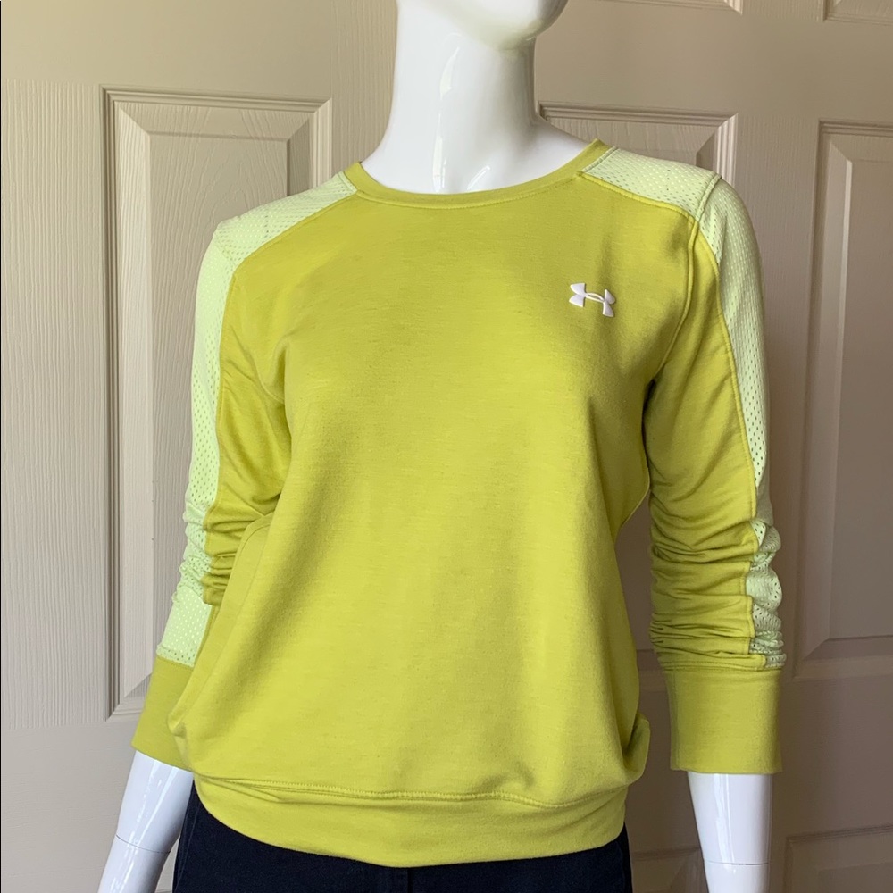 Under Armour women’s sweatshirt (Size S)